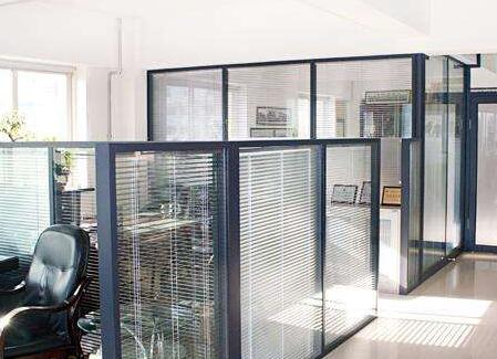 辦公隔斷的材料有哪些？辦公隔斷價格